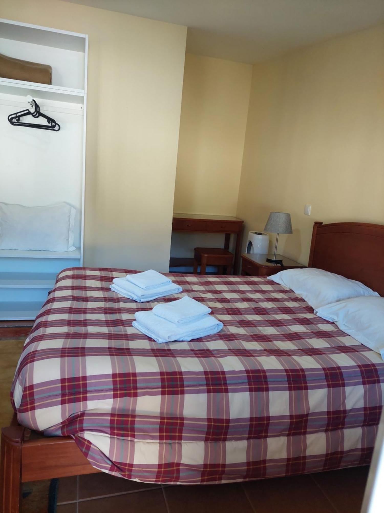 Metro Vilar Suites & Villas Vilar do Pinheiro Buitenkant foto