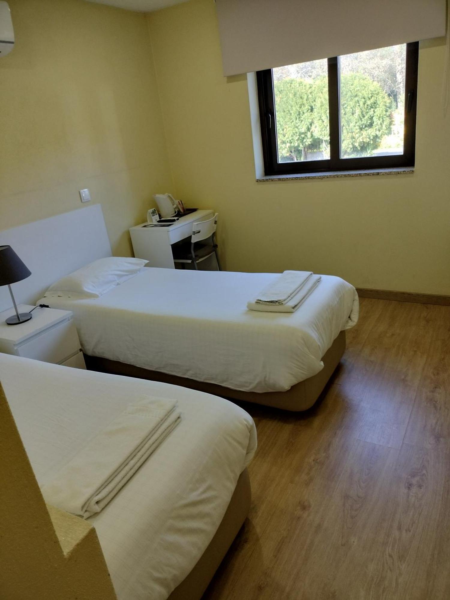 Metro Vilar Suites & Villas Vilar do Pinheiro Kamer foto