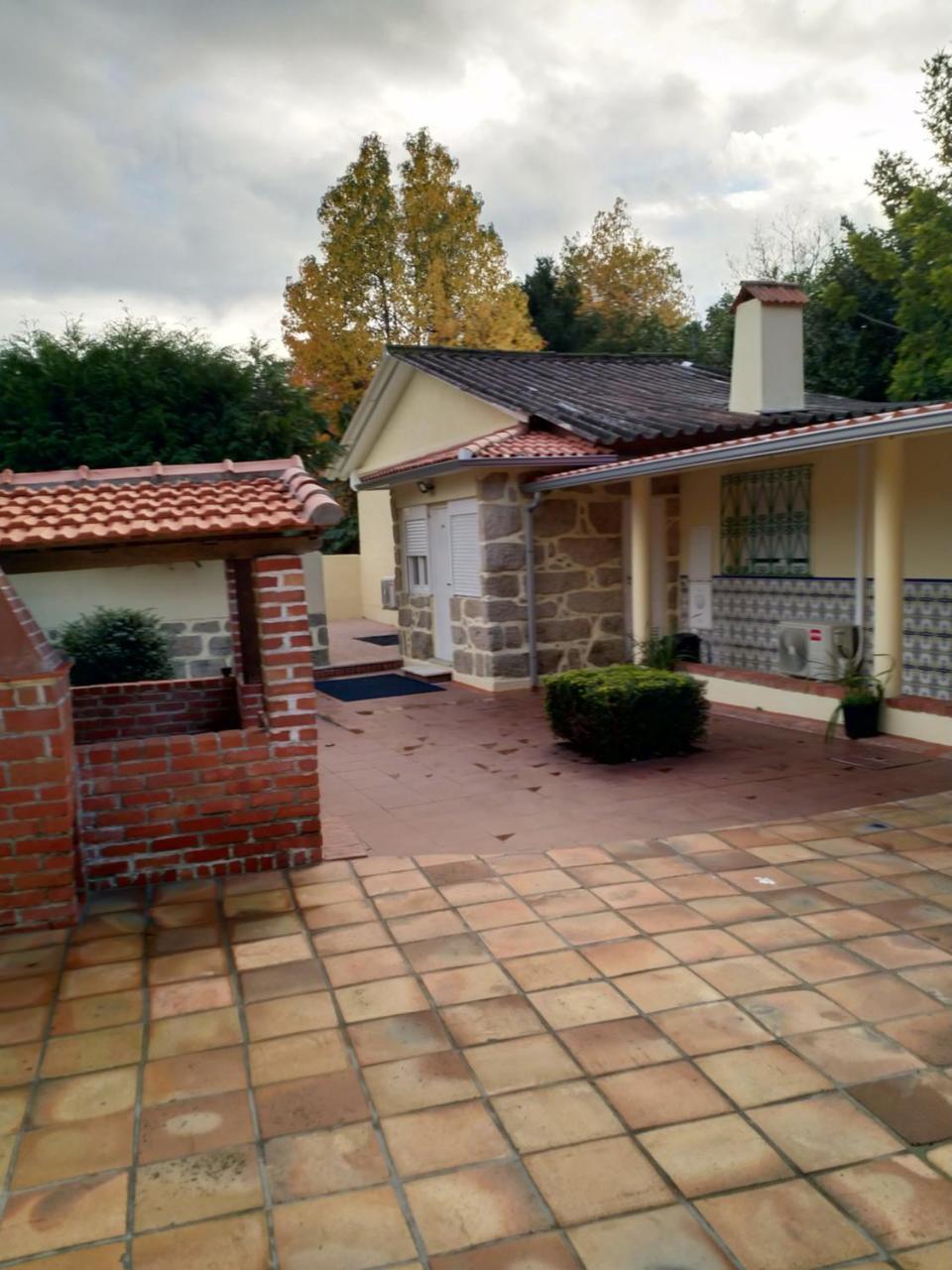 Metro Vilar Suites & Villas Vilar do Pinheiro Buitenkant foto